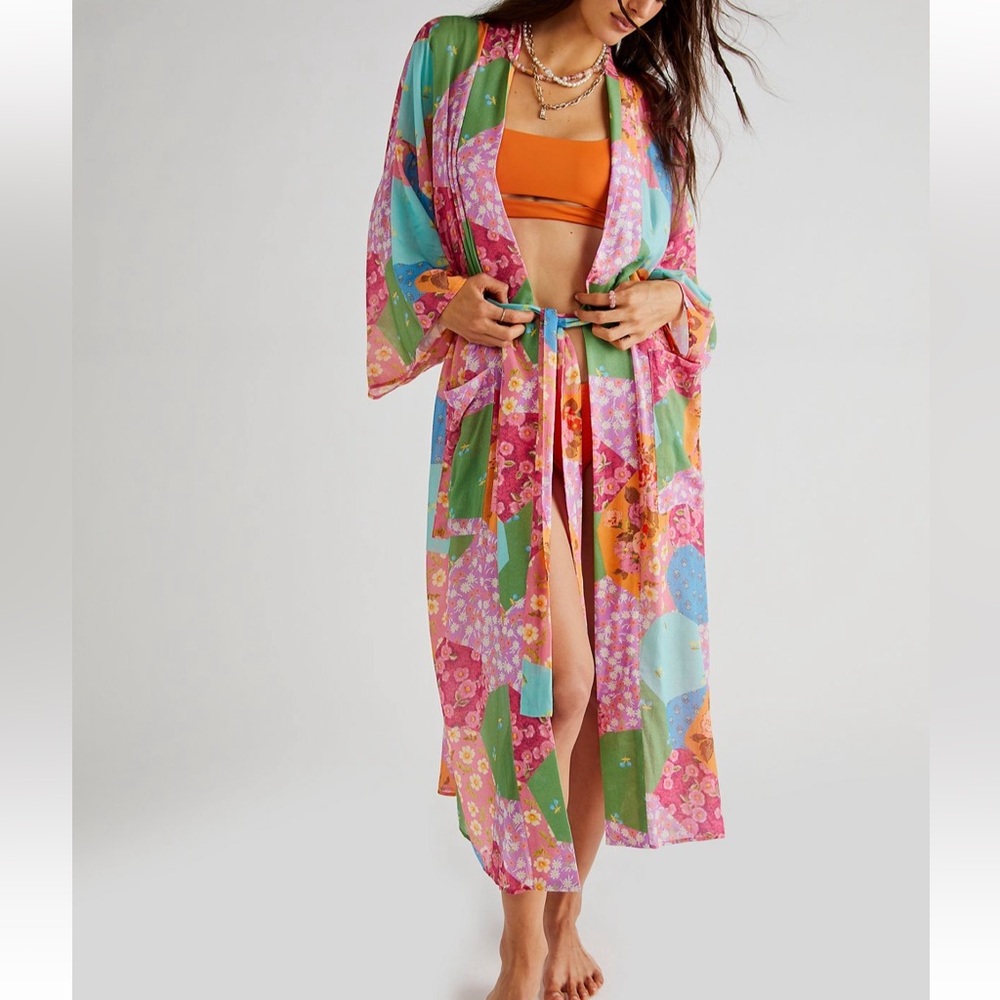 Like new Spell “Freda” Robe | Free People | size M/L